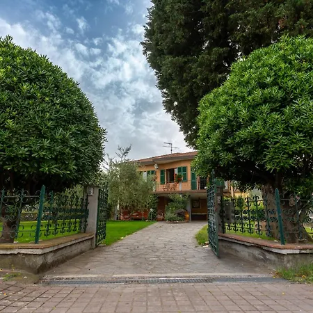 Il Giardino Di Carlo Apartament- Famiglie E Gruppi * Ameglia