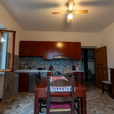 Il Giardino Di Carlo Apartament- Famiglie E Gruppi Ameglia